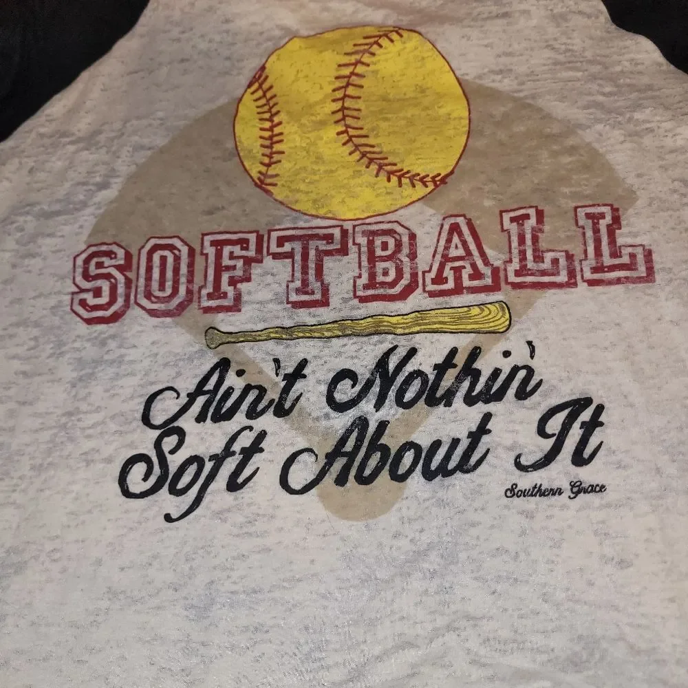 Southern Grace Softball Tee Size M - Picture 4 of 6